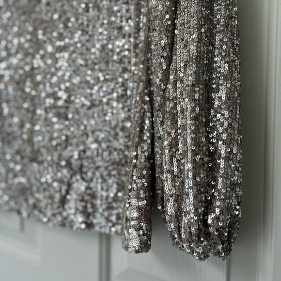 NWT Cable & Gauge Sequin Twist Front Blouse S Champagne - Picture 8 of 13